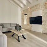Vila Mouzaki's Stone