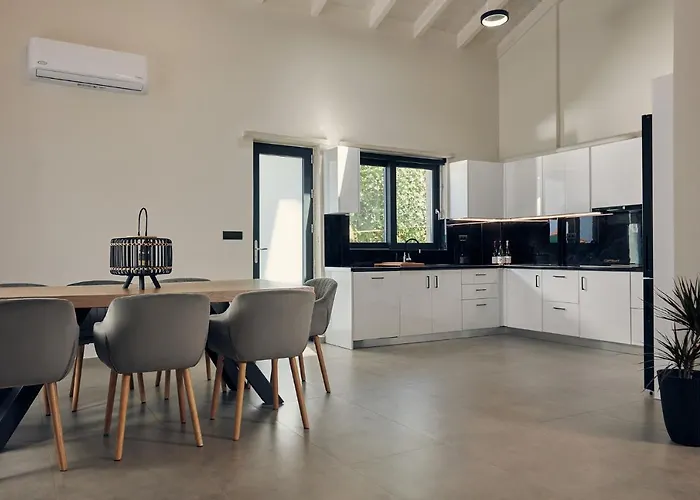 Mouzaki's Stone ヴィラ *