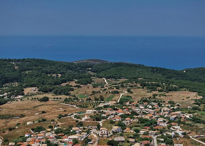 Mouzaki's Stone 别墅 *