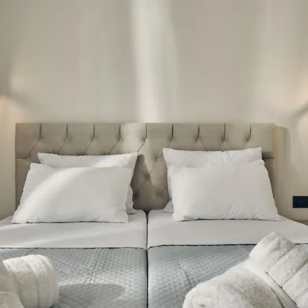 Mouzaki's Stone Villa Volímesz