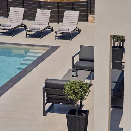 Mouzaki's Stone Volímesz