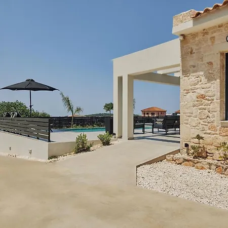 Mouzaki's Stone Villa Volímesz